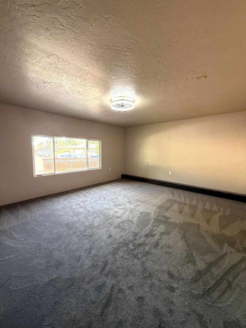 2 Bed, 2 Bath Home with Large Bonus Room – photo 5