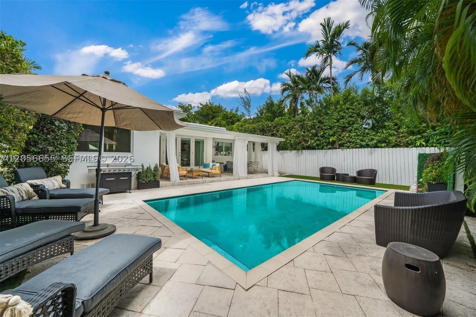 736 W 51 st – photo 2