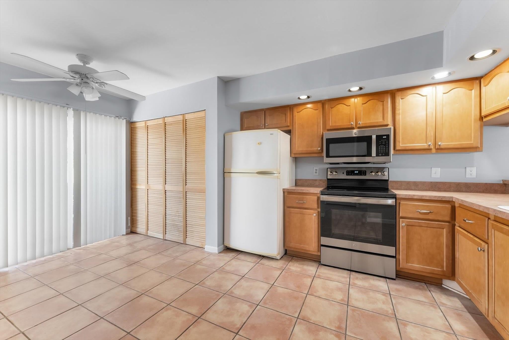 6175 RIVERWALK Lane – photo 5