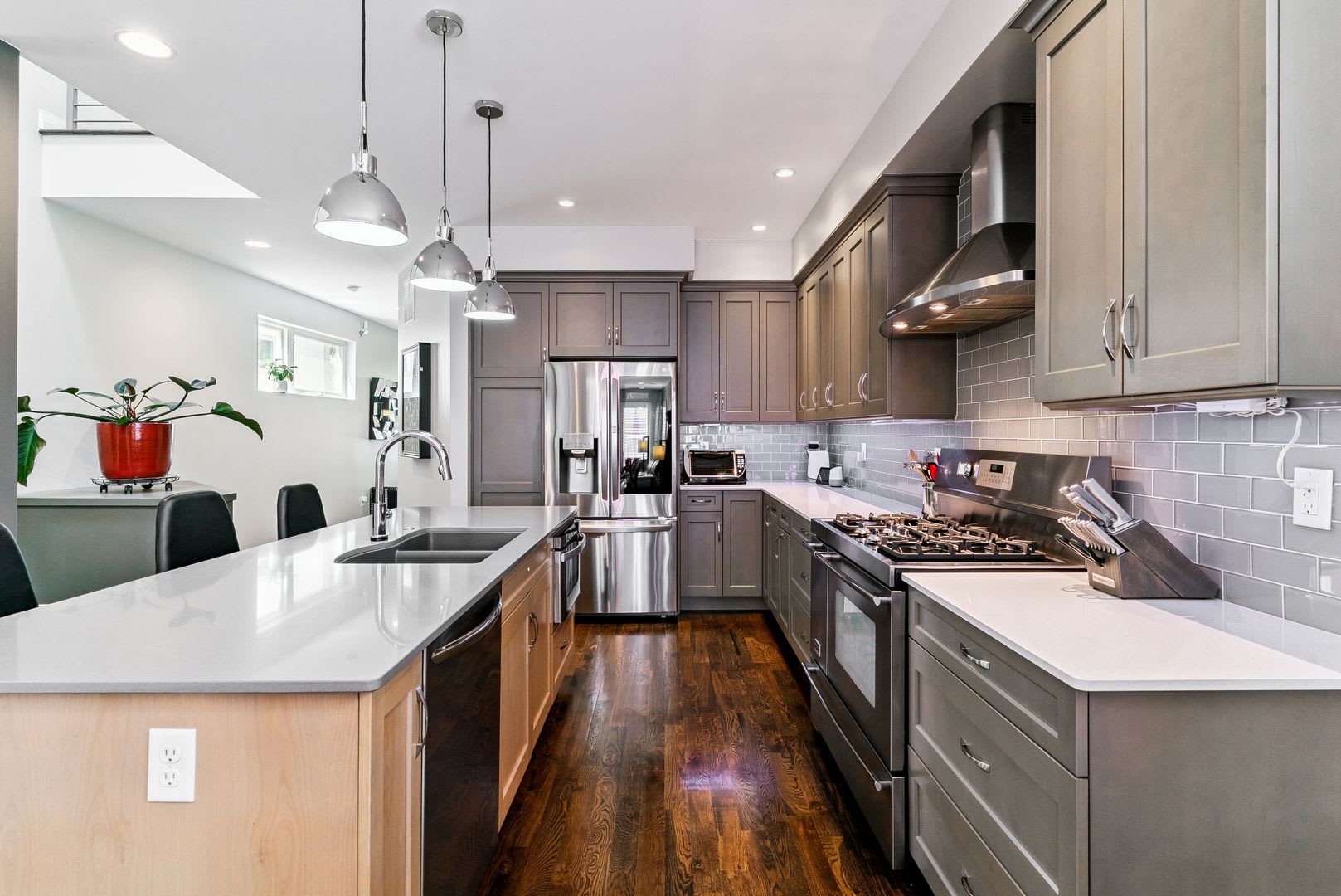 Beautiful Modern 4 Bedroom Denver Home – photo 4