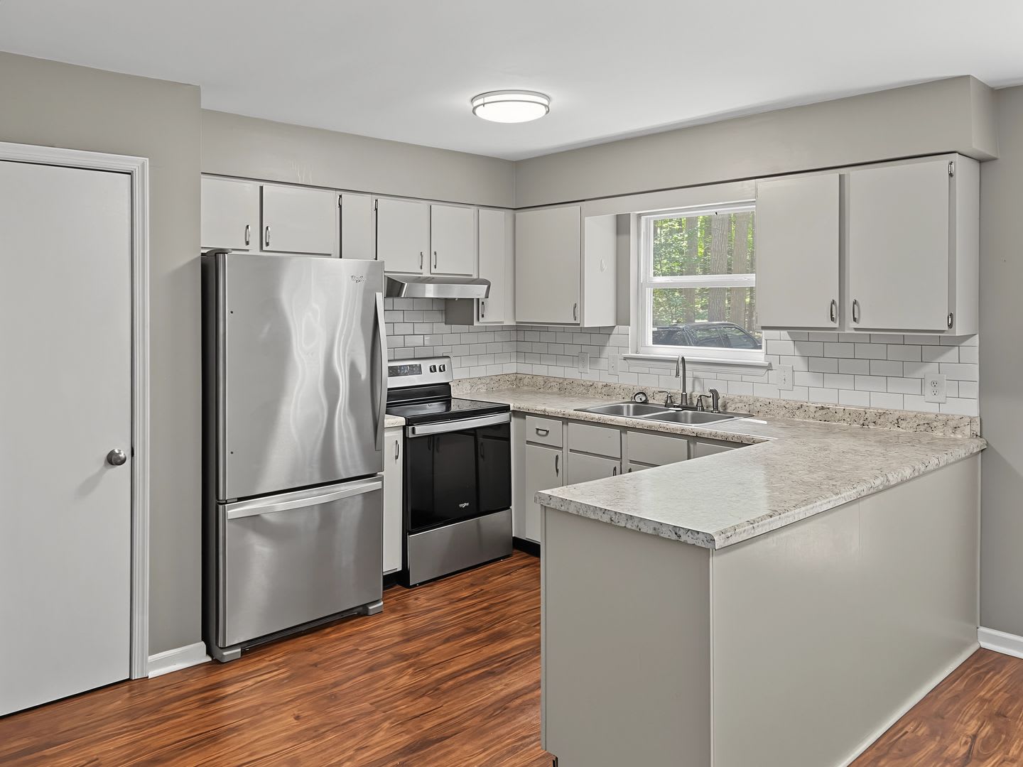 Cary Townhome Up To 500 Off 1 Month If Leased By Sept 1 – photo 5