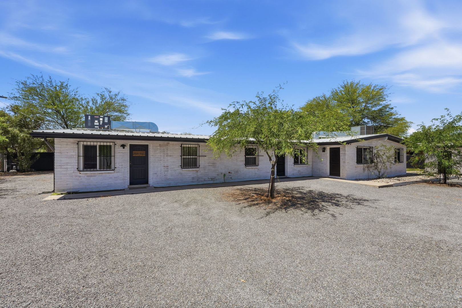 Bright Airy Central Tucson 1 Bed With Private Enclosed Backyard No Carpet – photo 4