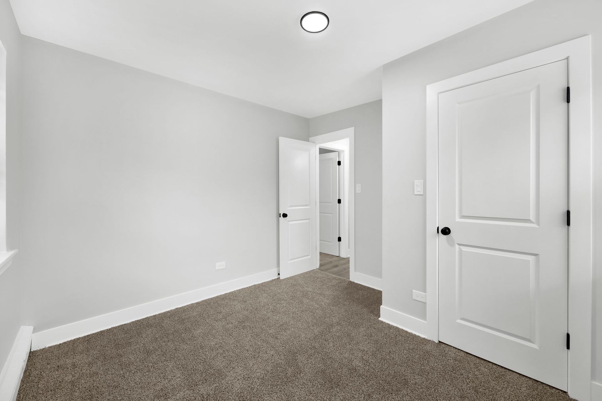 2050-2060 E 72nd Pl – photo 3