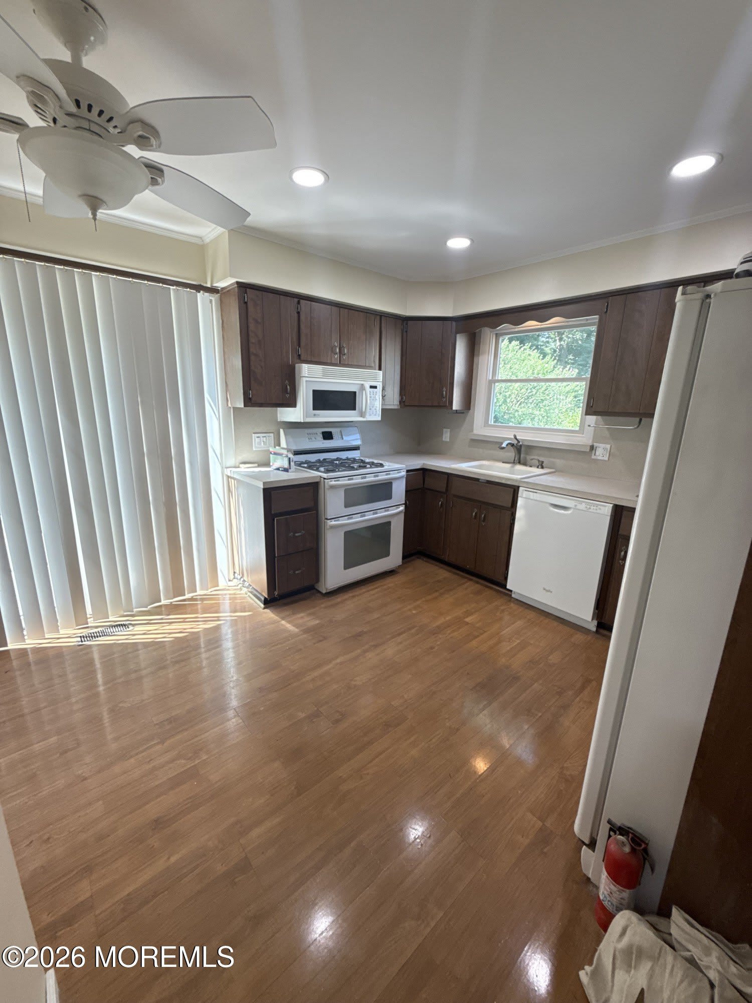 54 Longwood Drive – photo 4