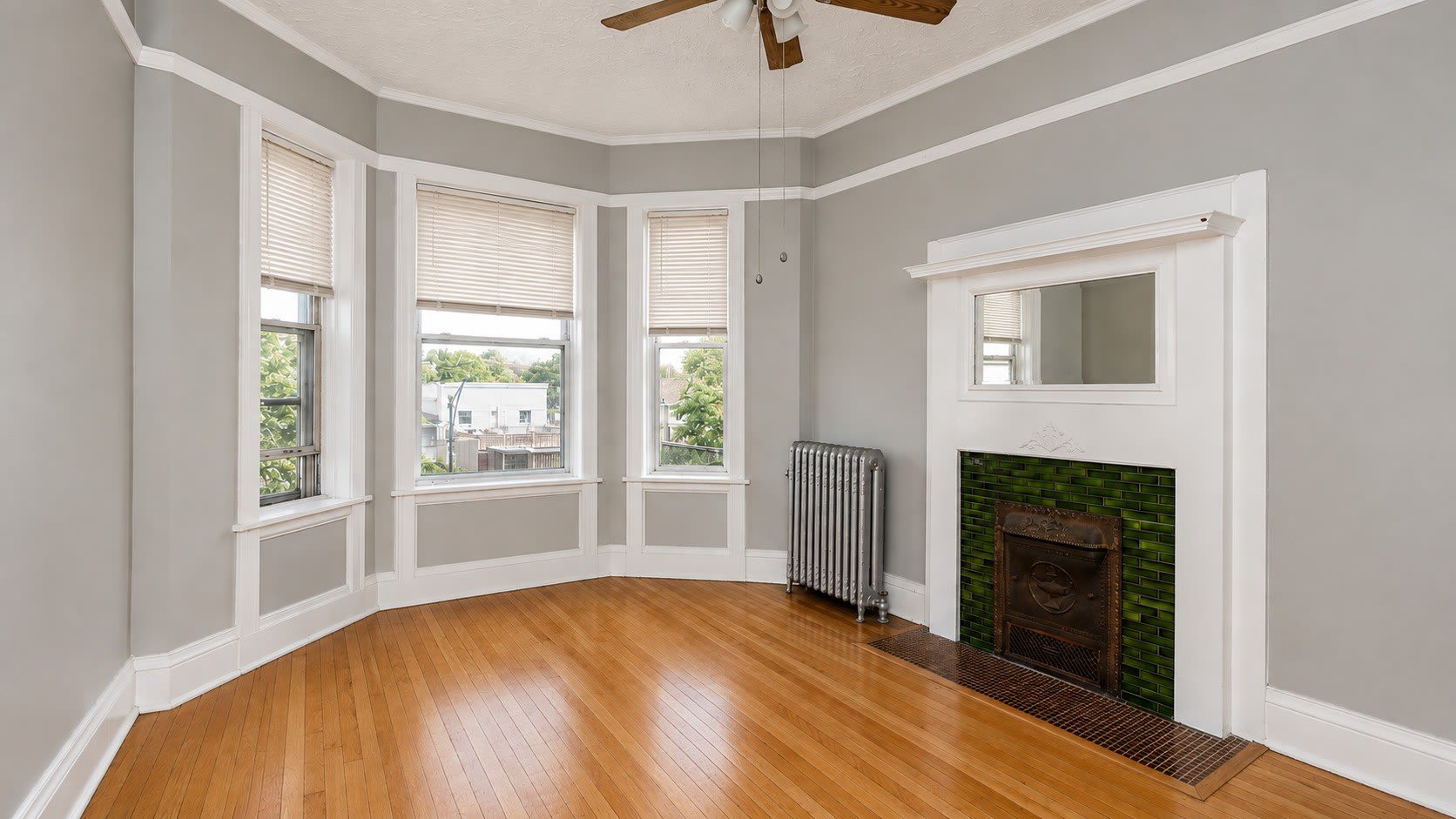 2941 W Belmont Avenue – photo 2