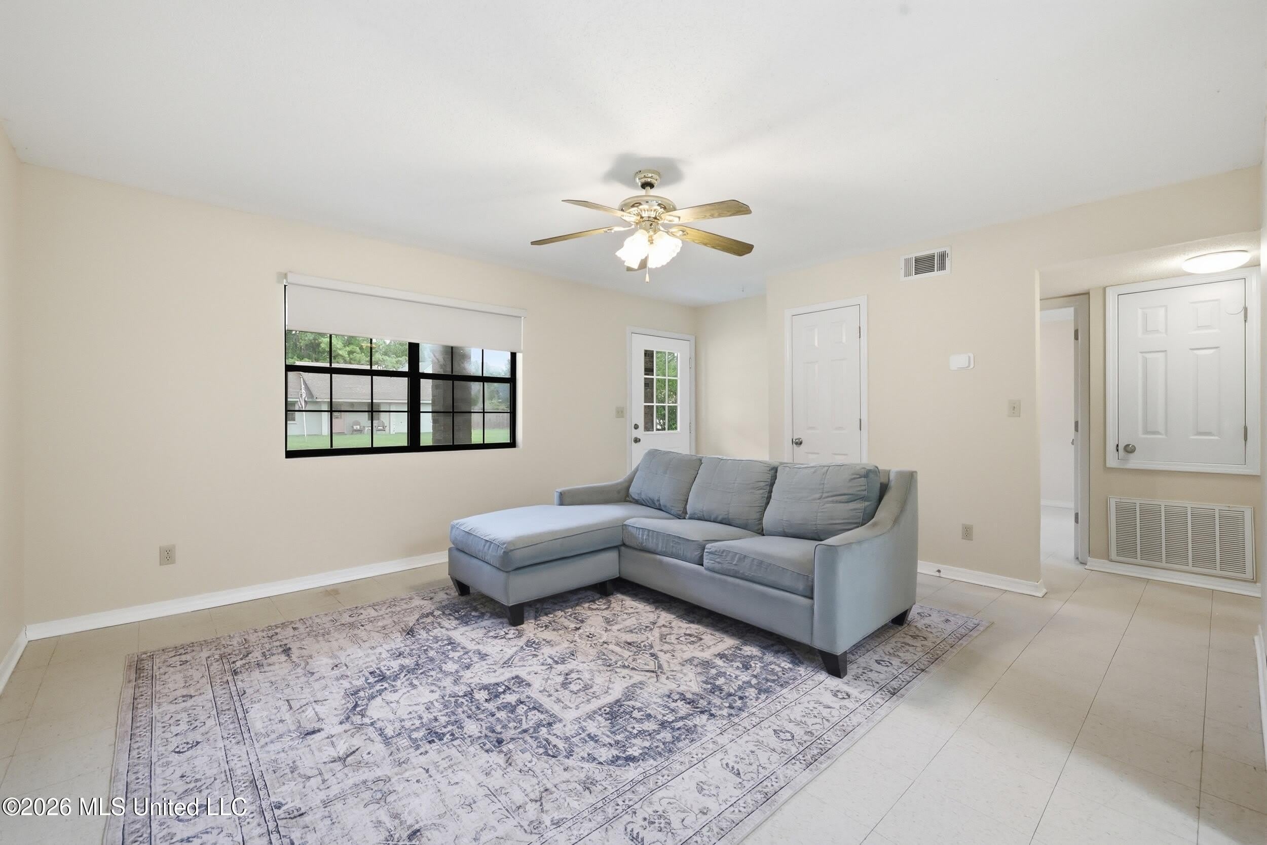 815 Amar Street – photo 3