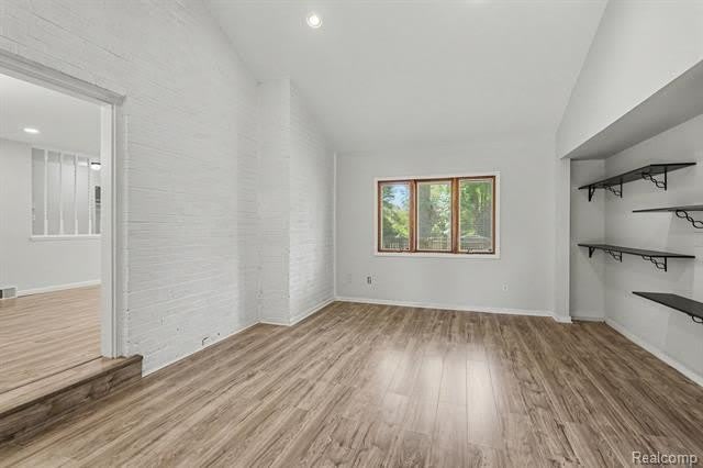 2360 Pineview – photo 5