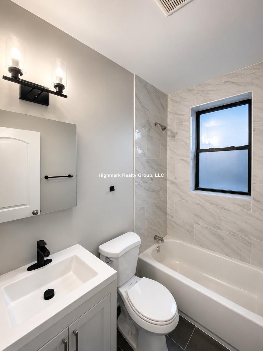 6517 North Newgard Ave. – photo 3