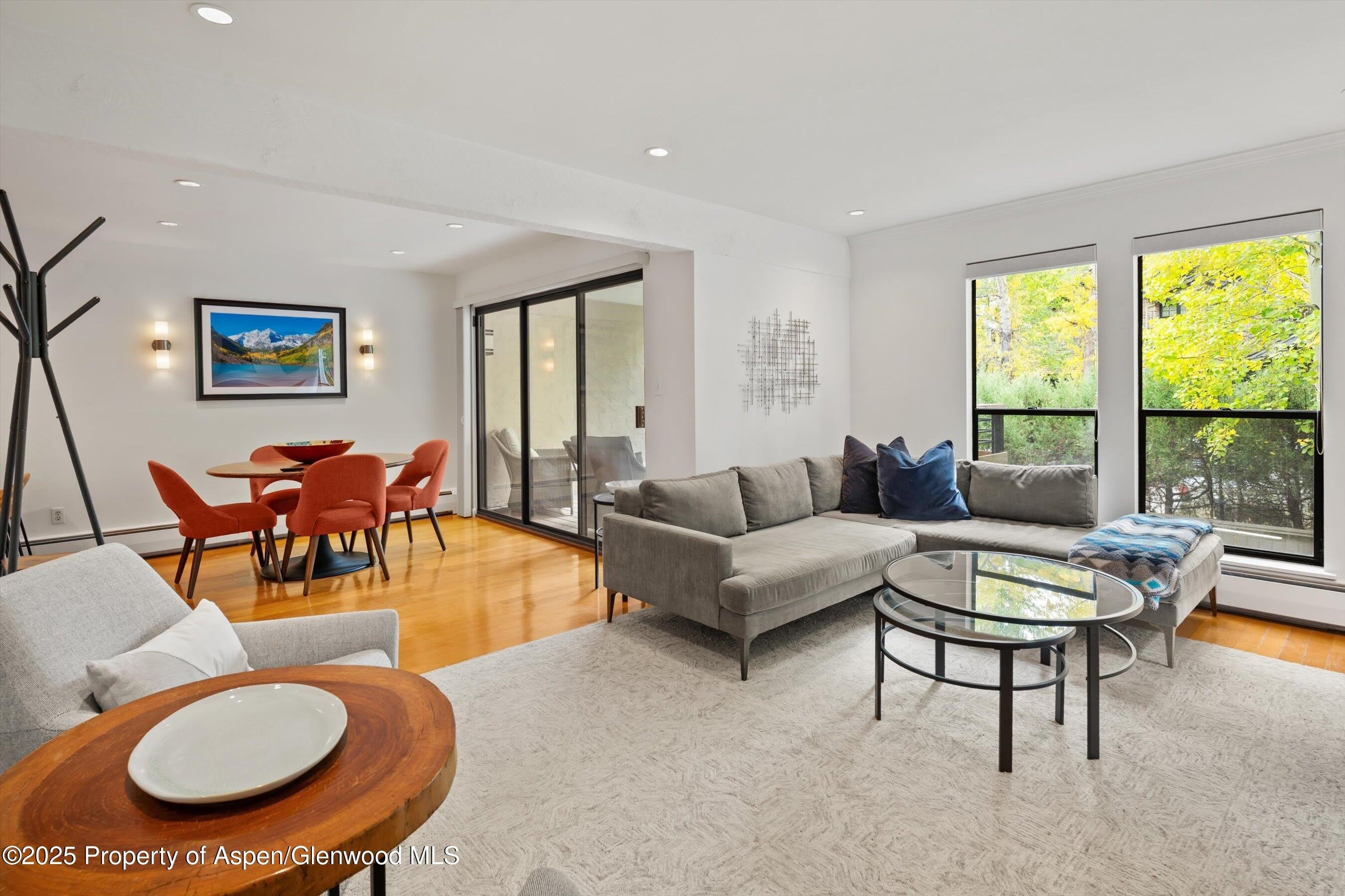 980 E Hyman Avenue – photo 5