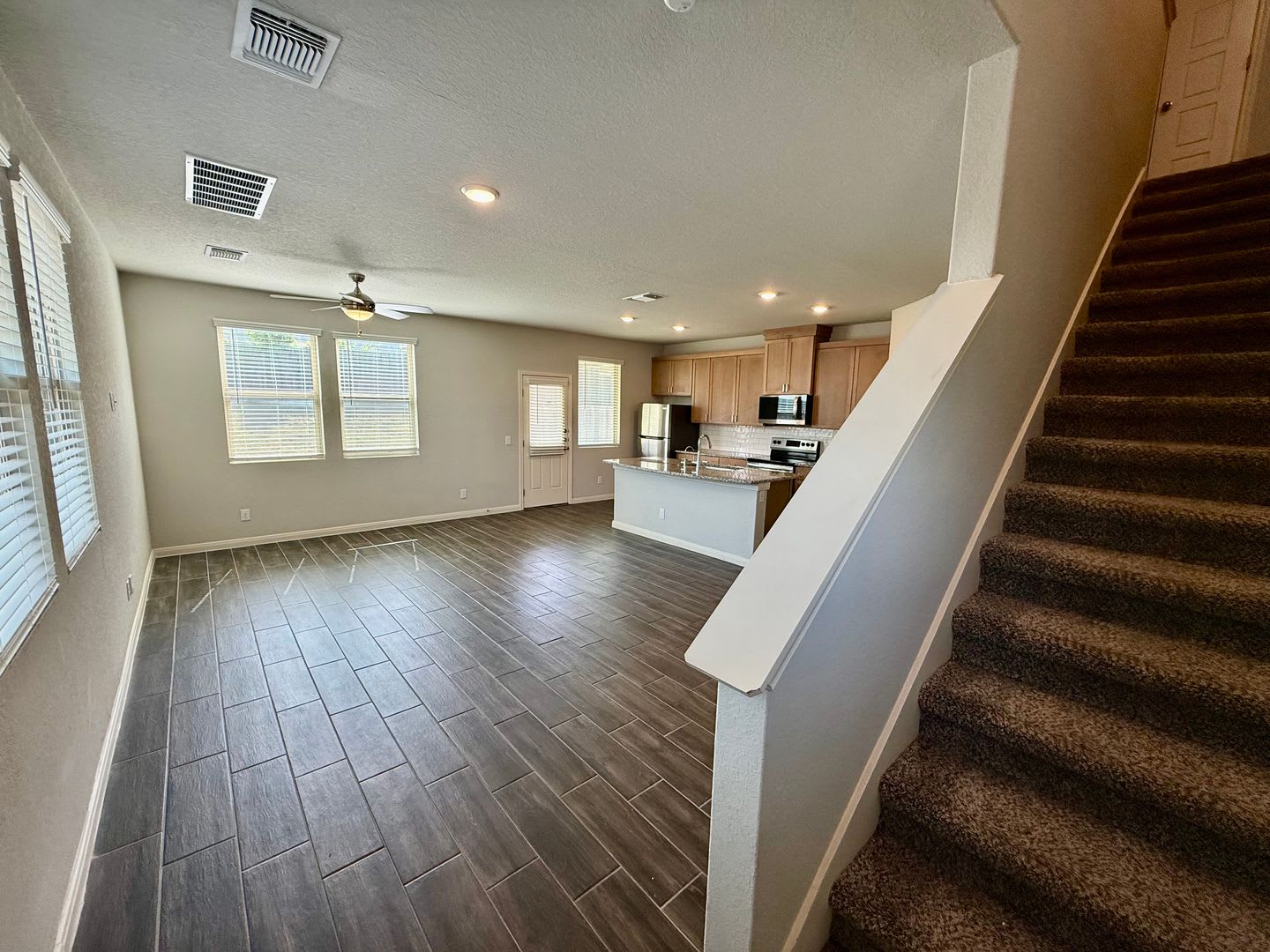 Lovely 3 bedroom/2.5 bath home in small neighborhood Sydney Cove in Cibolo. – photo 4