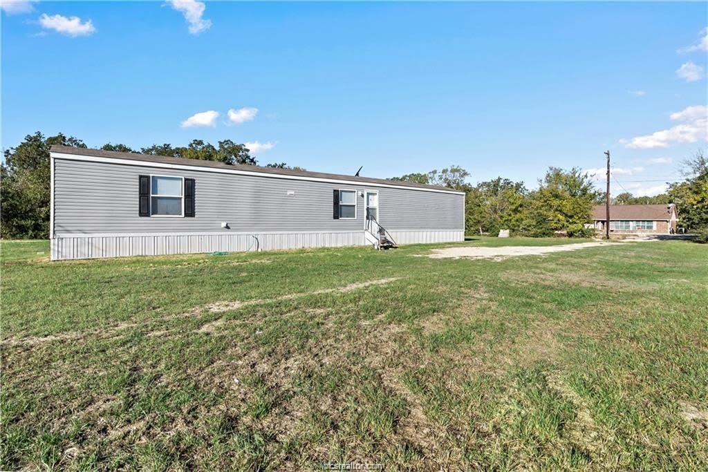 3933 N Graham Road – photo 5