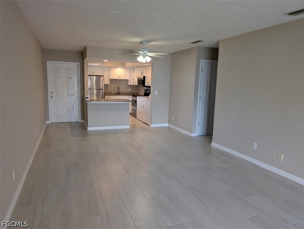 3715 SE 9th Place – photo 2