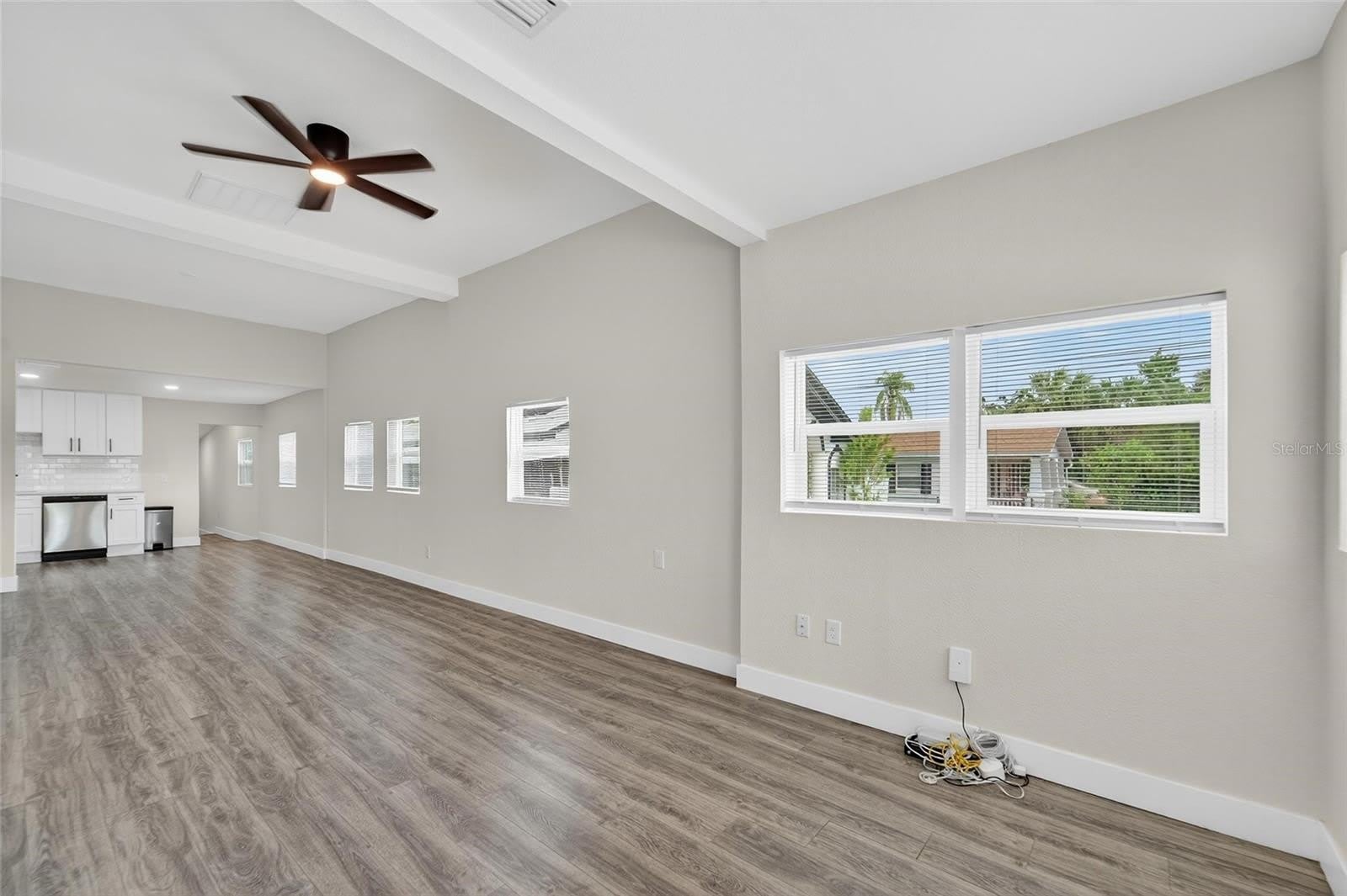 2525 W BEACH Street – photo 5
