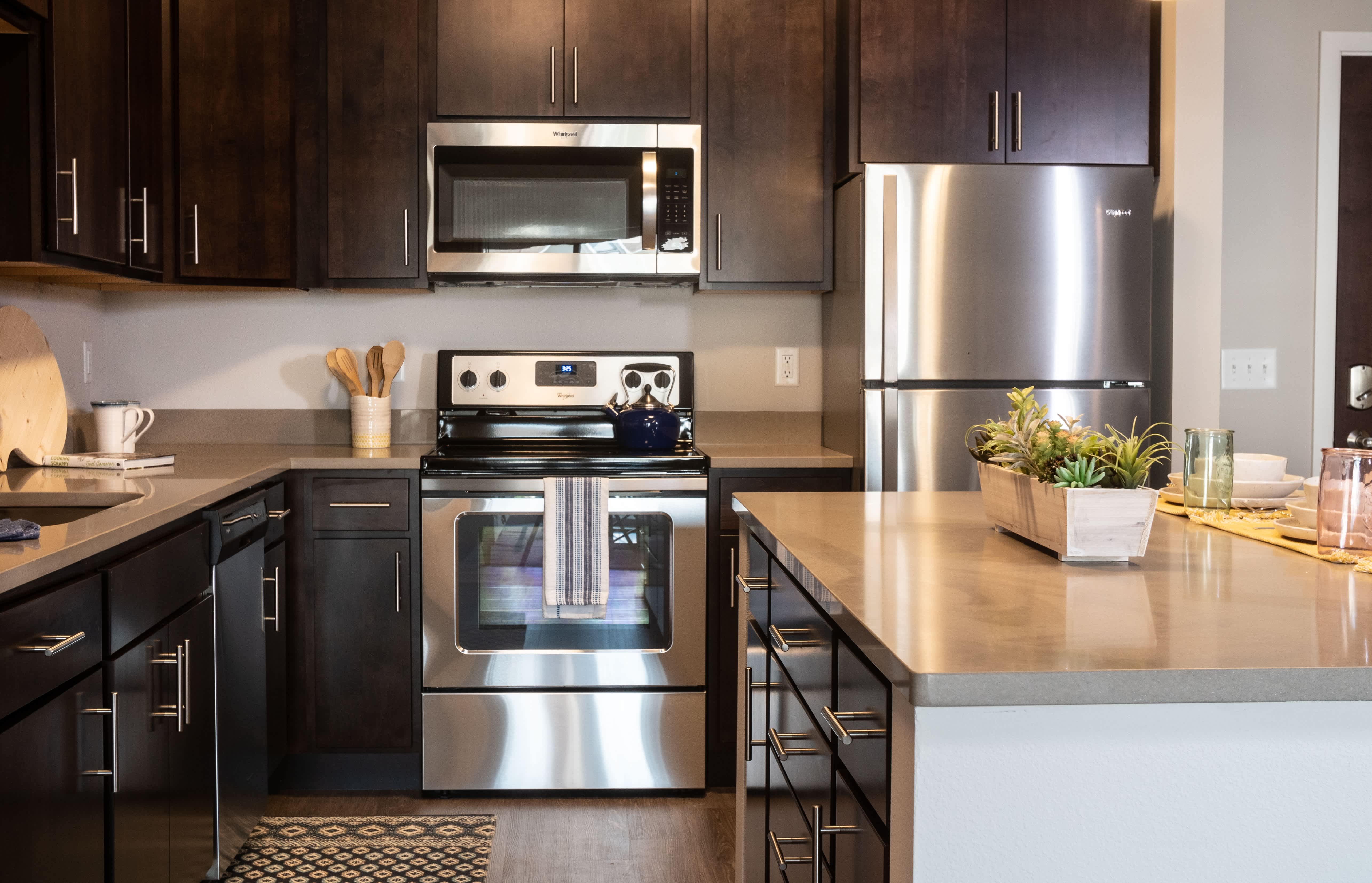 One Glenn Place – photo 1