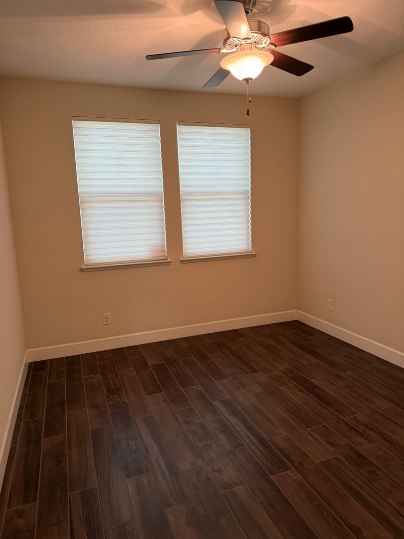 Spacious 4-Bedroom Home in The Oaks at Carmichael – photo 4