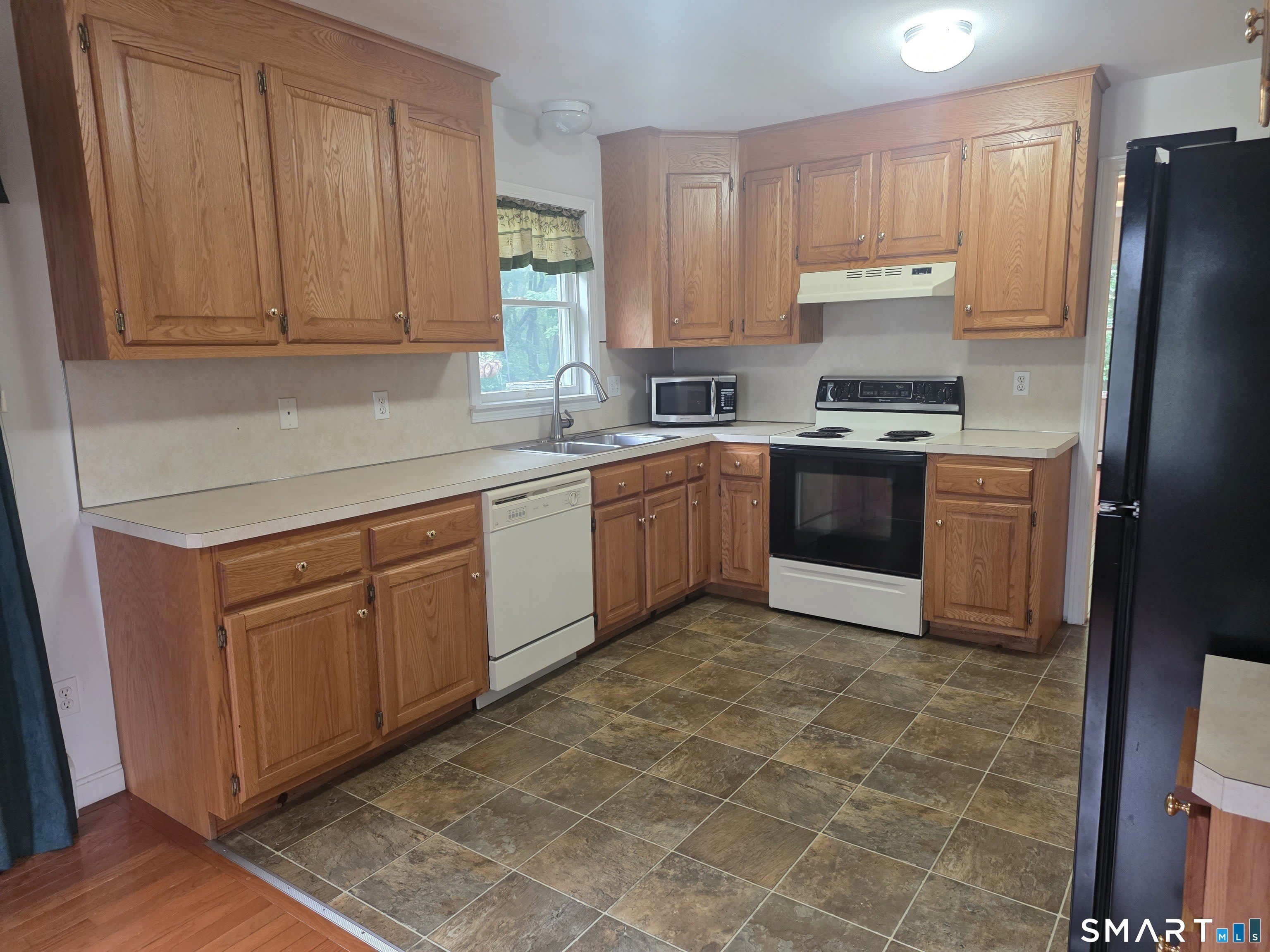 15 Elizabeth Drive – photo 5