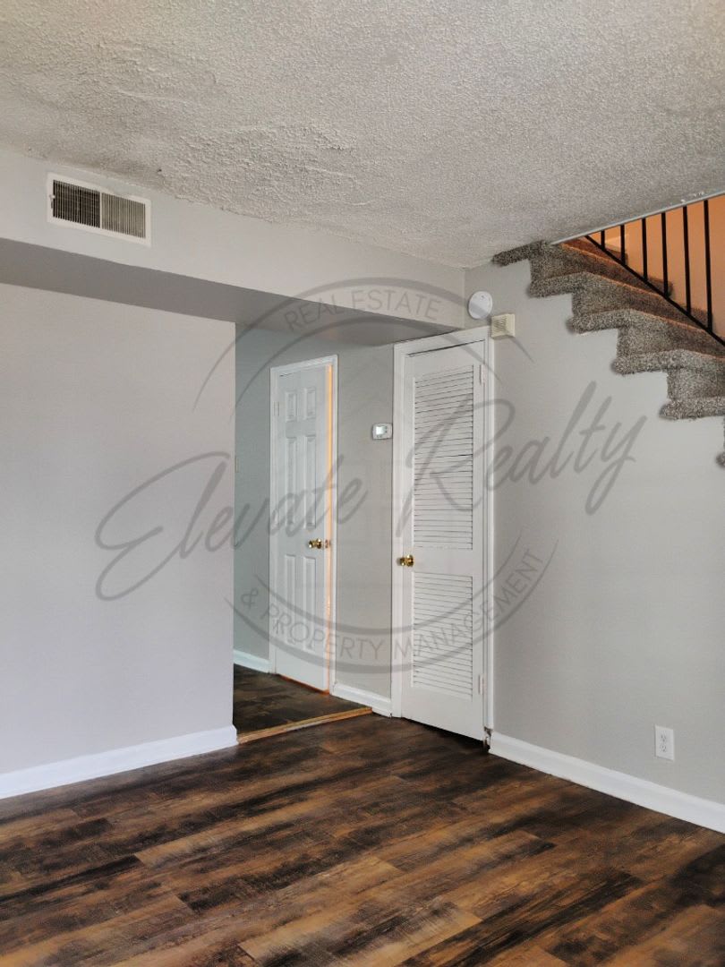 FIRST MONTH FREE: Beautiful 2-Bedroom Duplex Near Trinity Hills – Northeast Nashville – photo 3