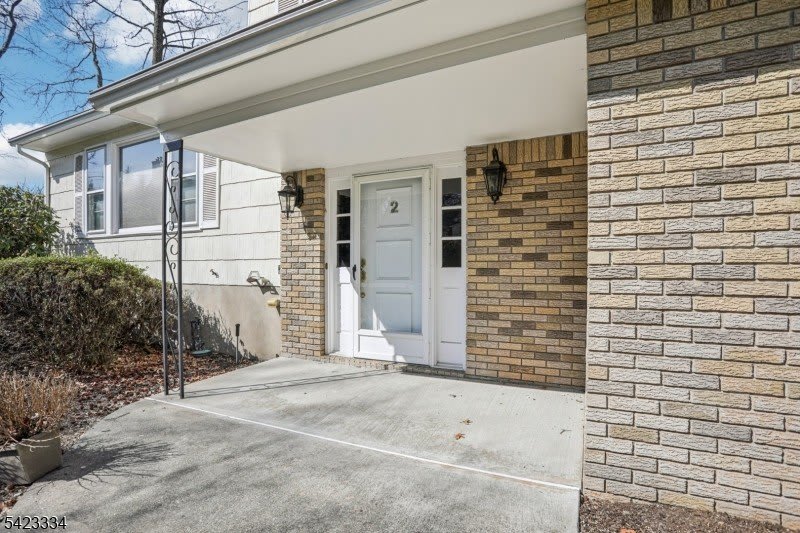2 Eisenhower Rd – photo 2