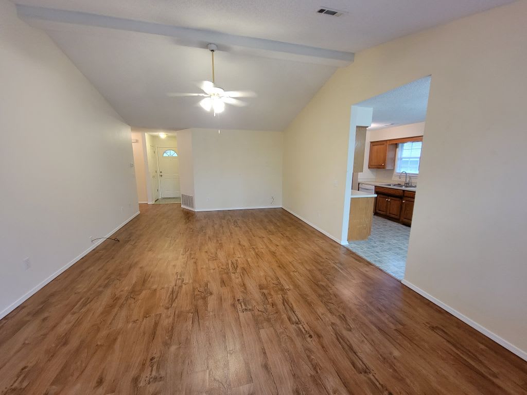 902 S Liberty Dr – photo 4