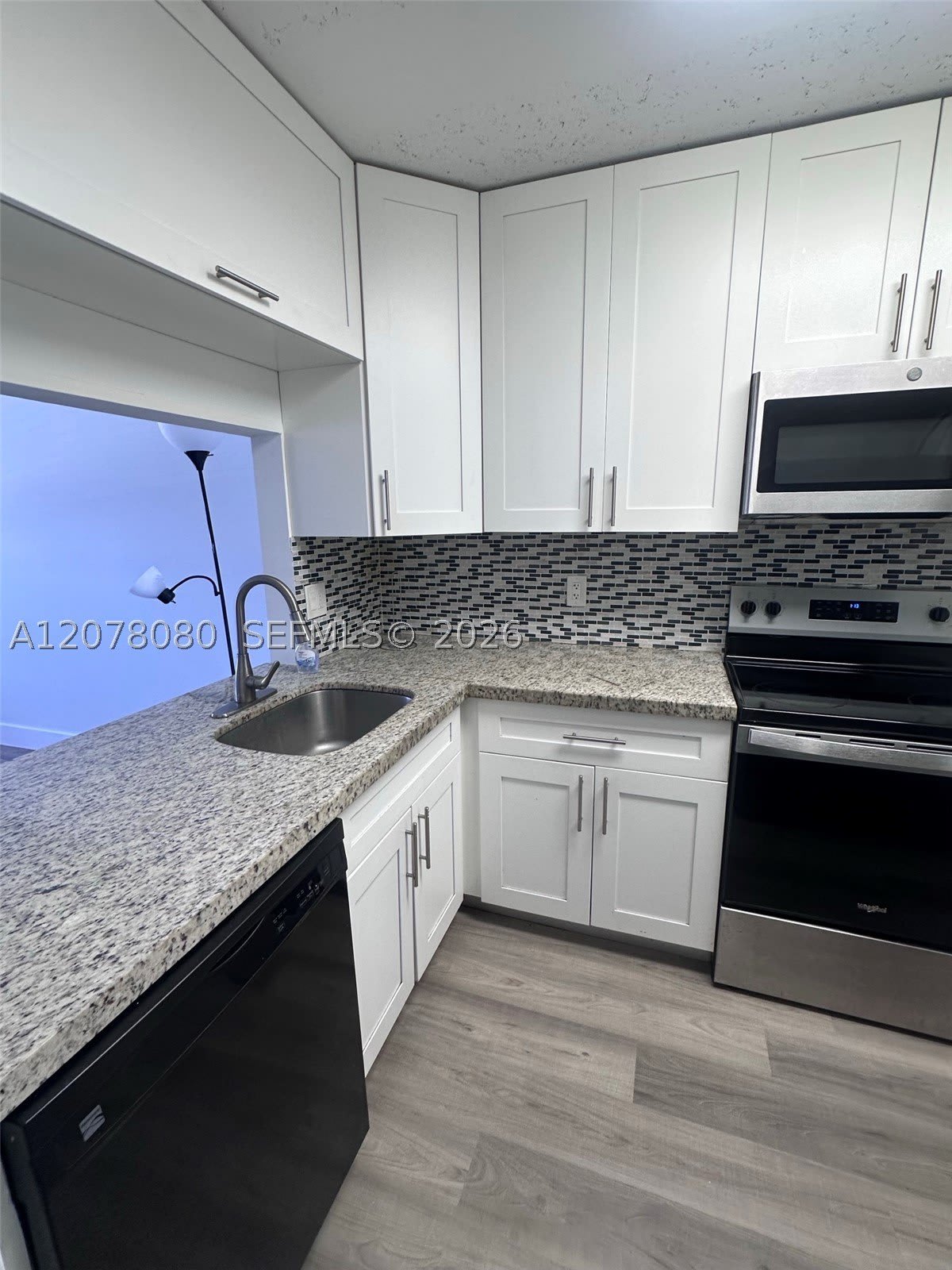 10049 Winding Lake Rd – photo 3