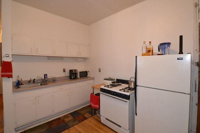 921 Waveland – photo 2
