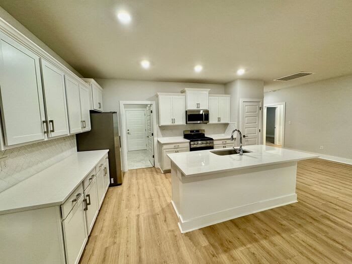 467 Raleigh Elm Drive – photo 5