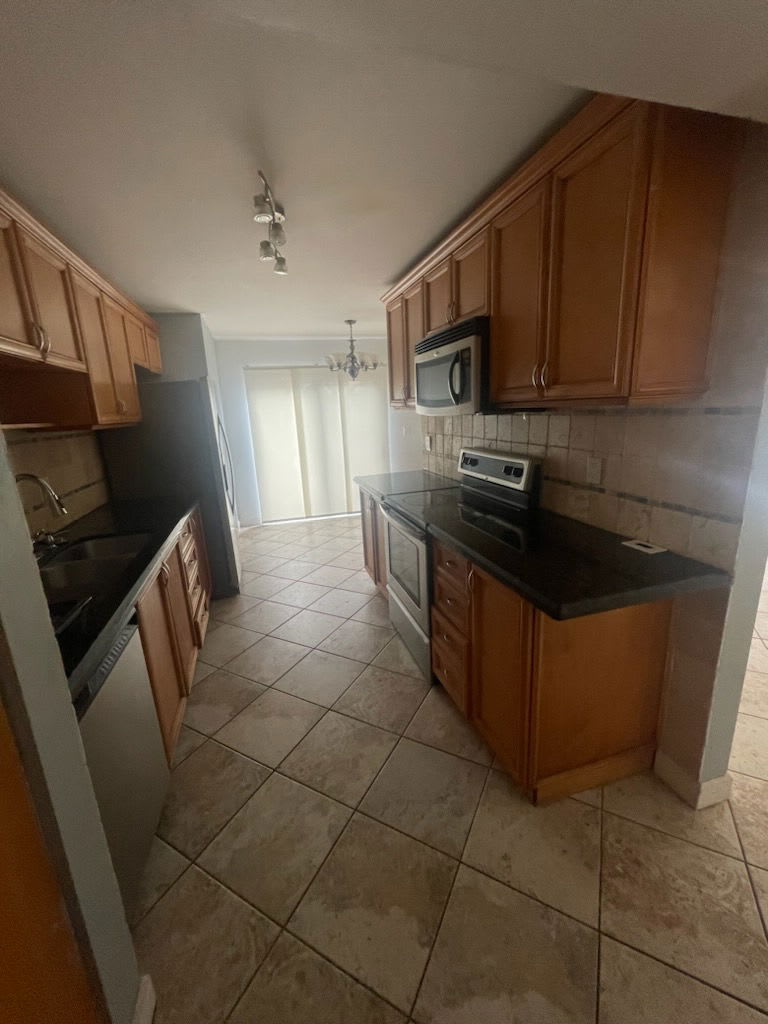 2380 Northwest 36th Avenue – photo 2