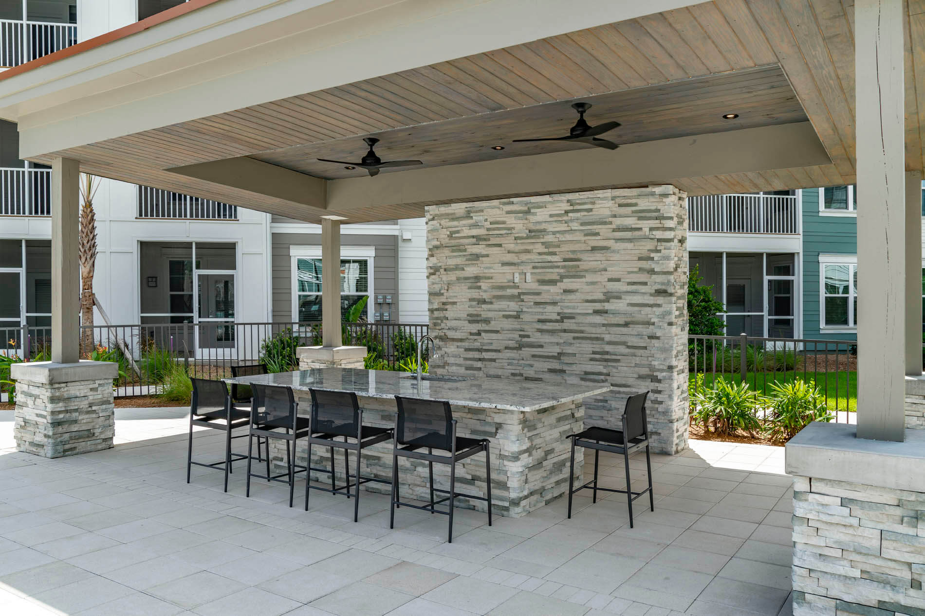 Essex Luxe Apartments – photo 5