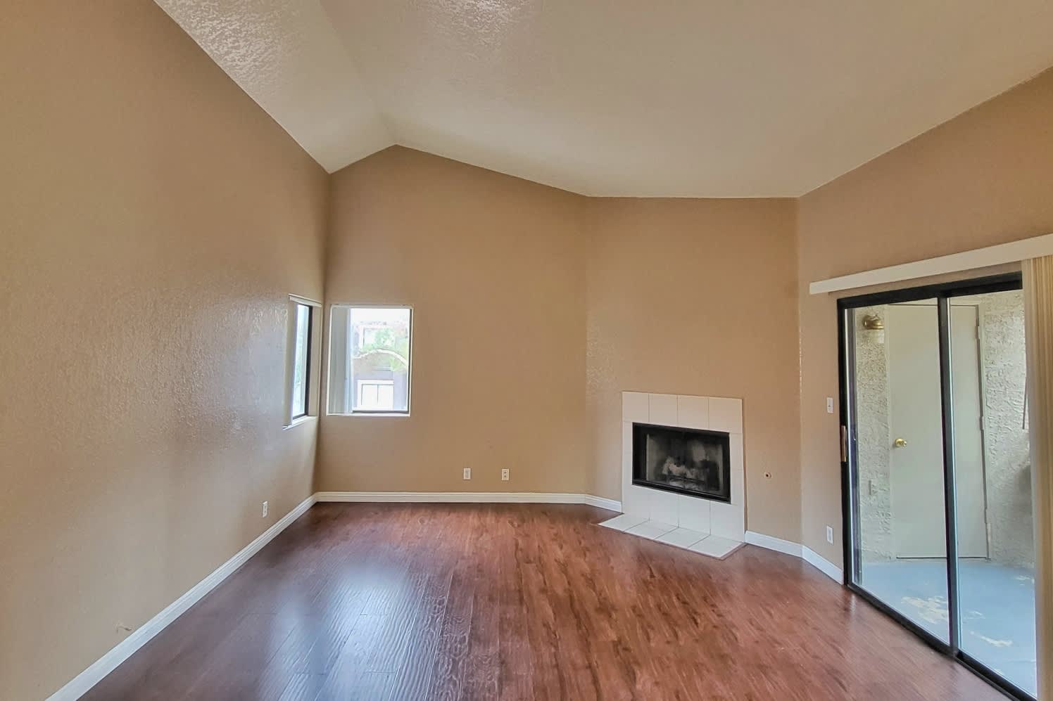 5044 S Rainbow Blvd #206 – photo 2
