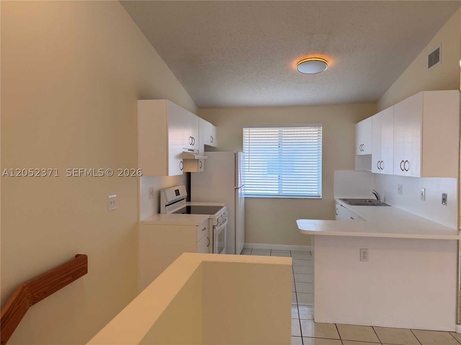 8019 Lake Dr – photo 3