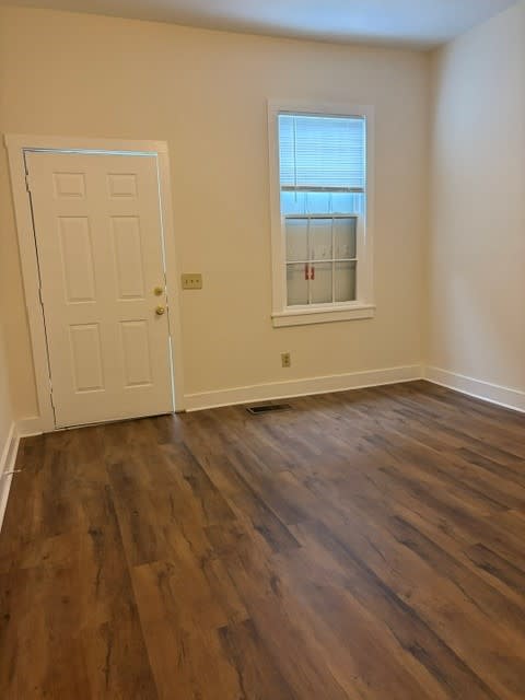 818 West 35th St. – photo 3