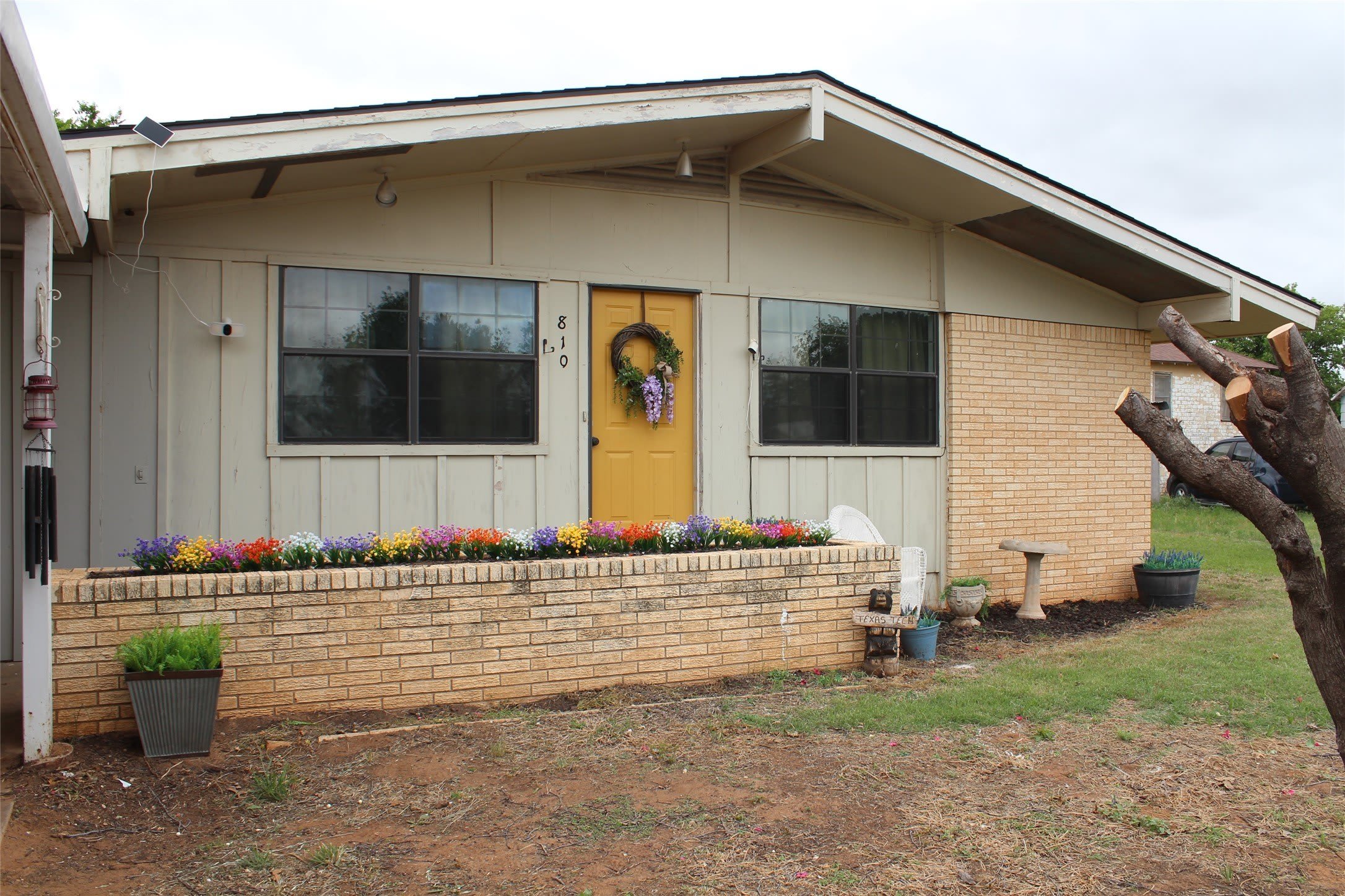 810 W Eden Street – photo 2