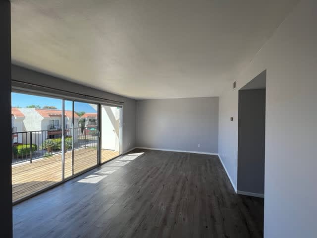 870 Avenue B Apt 905 – photo 2