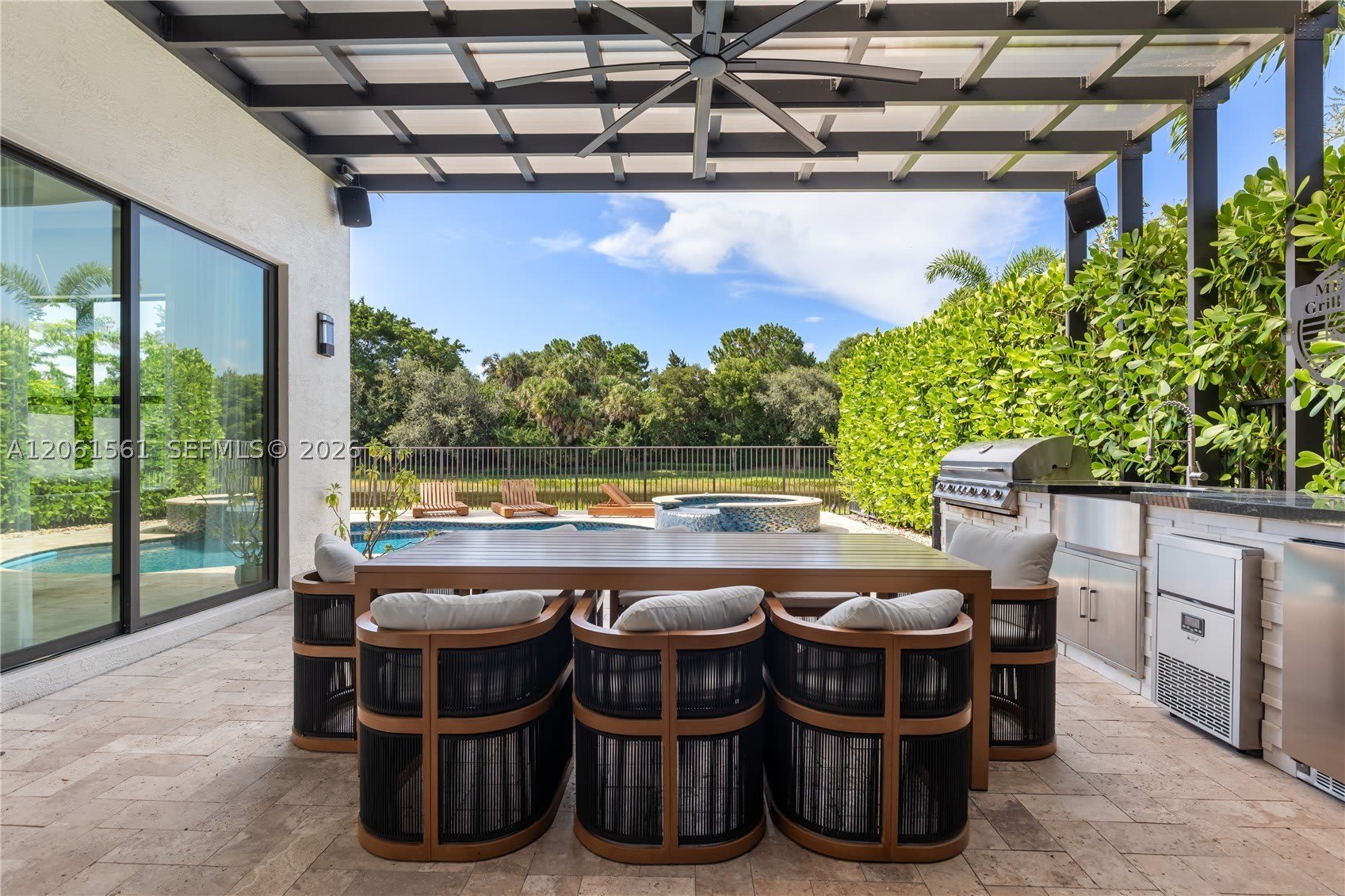 9529 Eden Roc Ct – photo 4