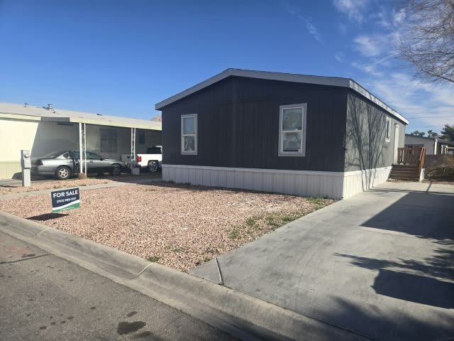6105 E Sahara Ave – photo 1