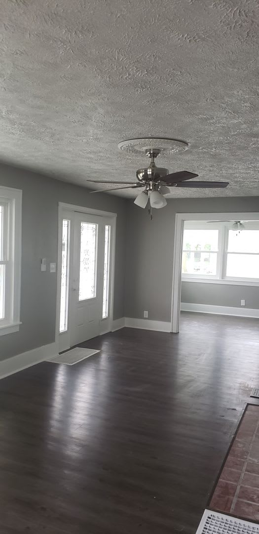 5 bedroom 3 bath home – photo 3