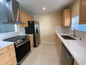 2634 Northeast 20Th Street – photo 3