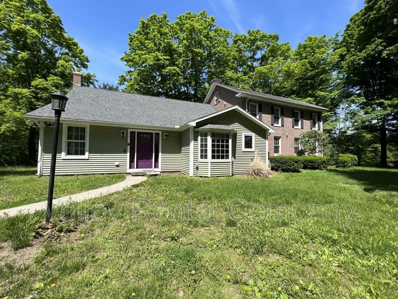 4 Lawrence Plain Road – photo 1