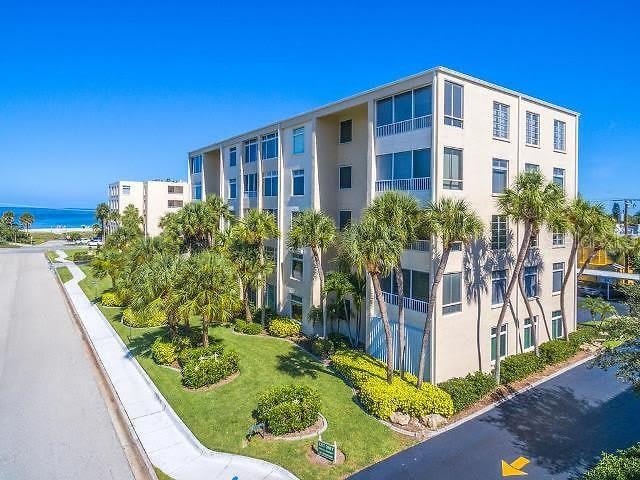 716 GRANADA Avenue – photo 1