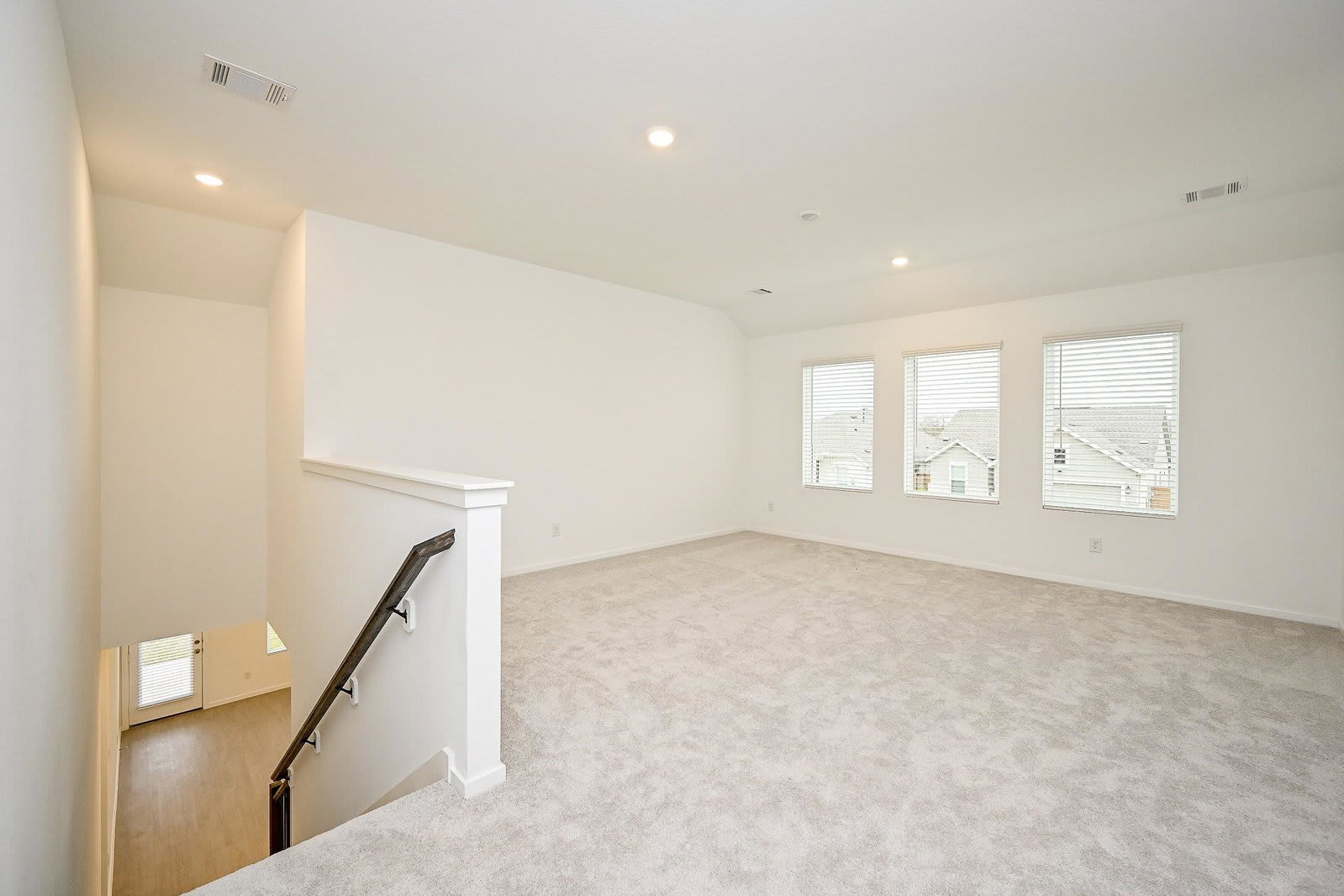6427 Seafoam Lake Drive – photo 4