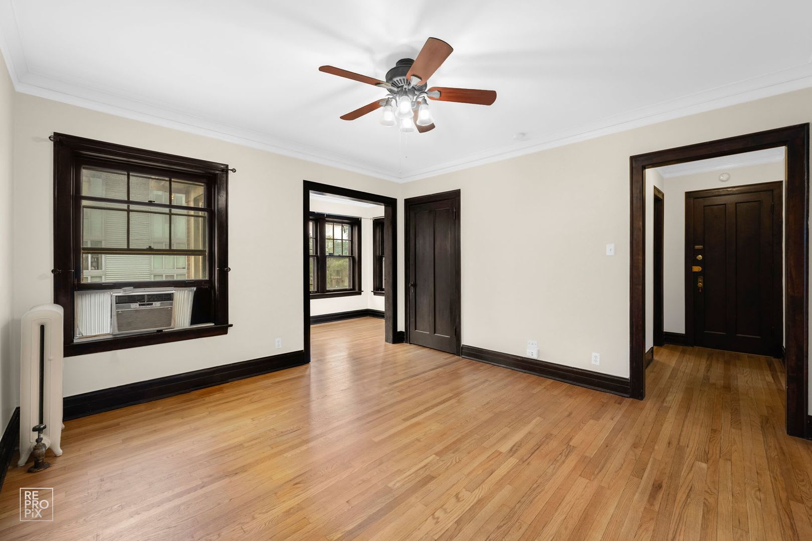Sweet Oak Park One Bed in a Great Location – photo 2