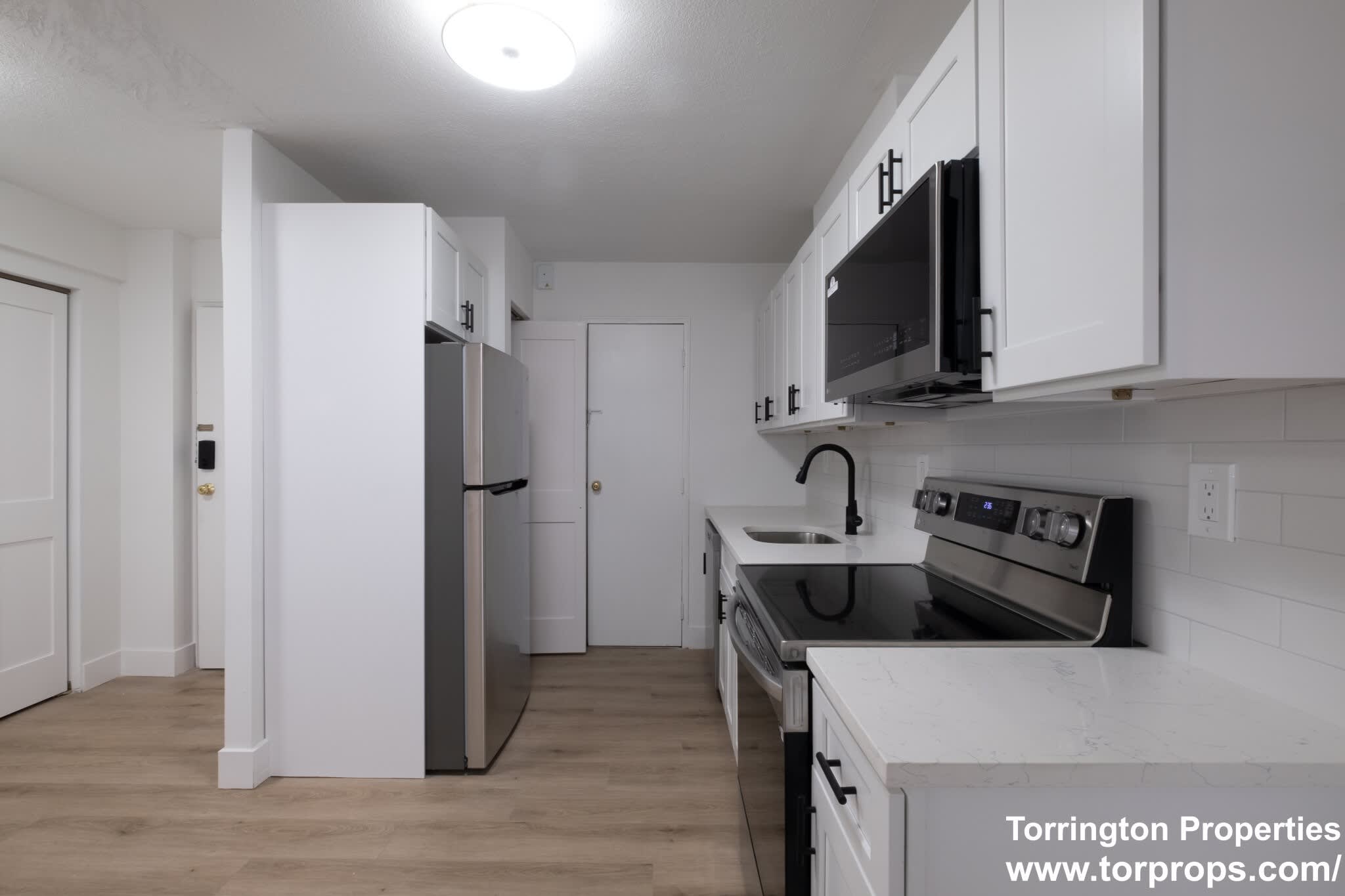 745 E 6th St – photo 3