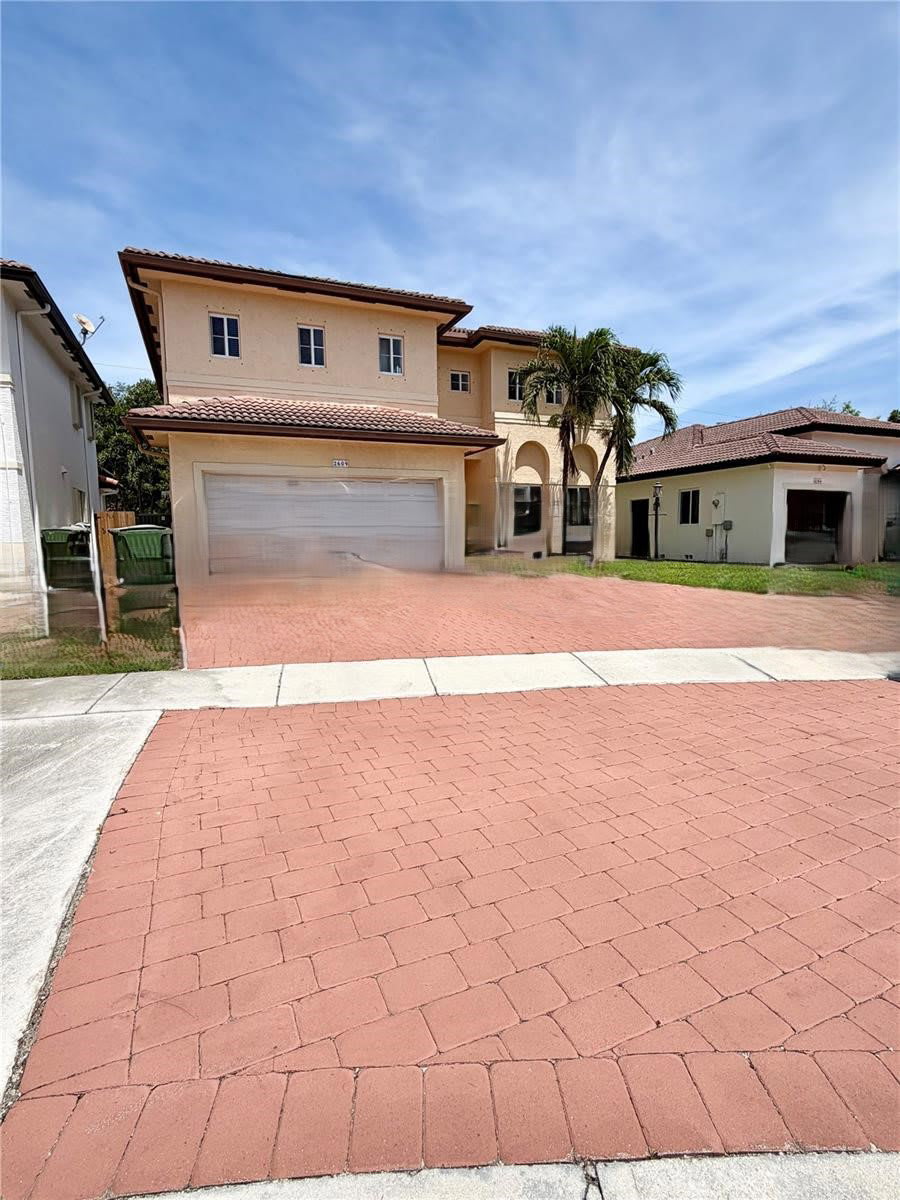 2609 Northeast 42nd Avenue – photo 2