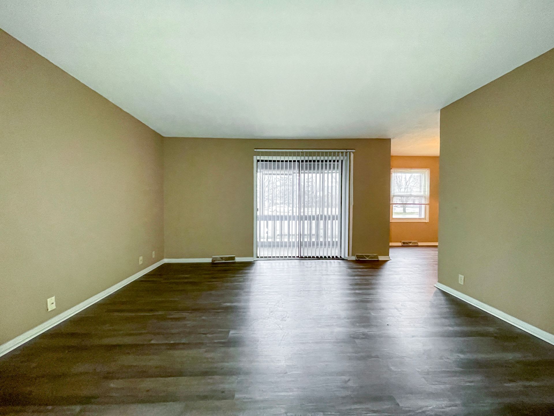 For Rent 707 W Centennial Ave Coming Soon Spacious 3 Bedroom Home Nice Yard Off Street Parking Great Location – photo 5