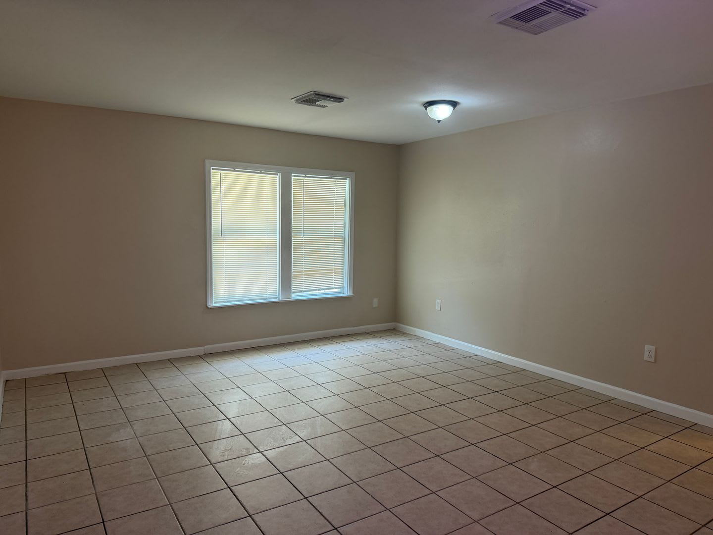 House for Rent – photo 2