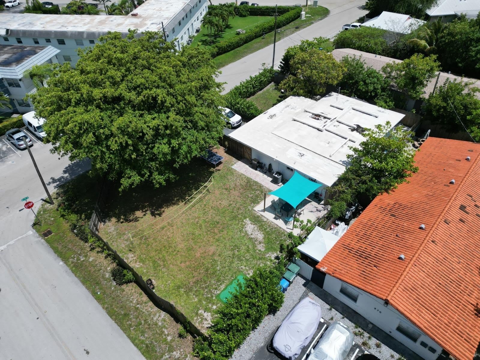 3961 NE 10th Avenue – photo 2