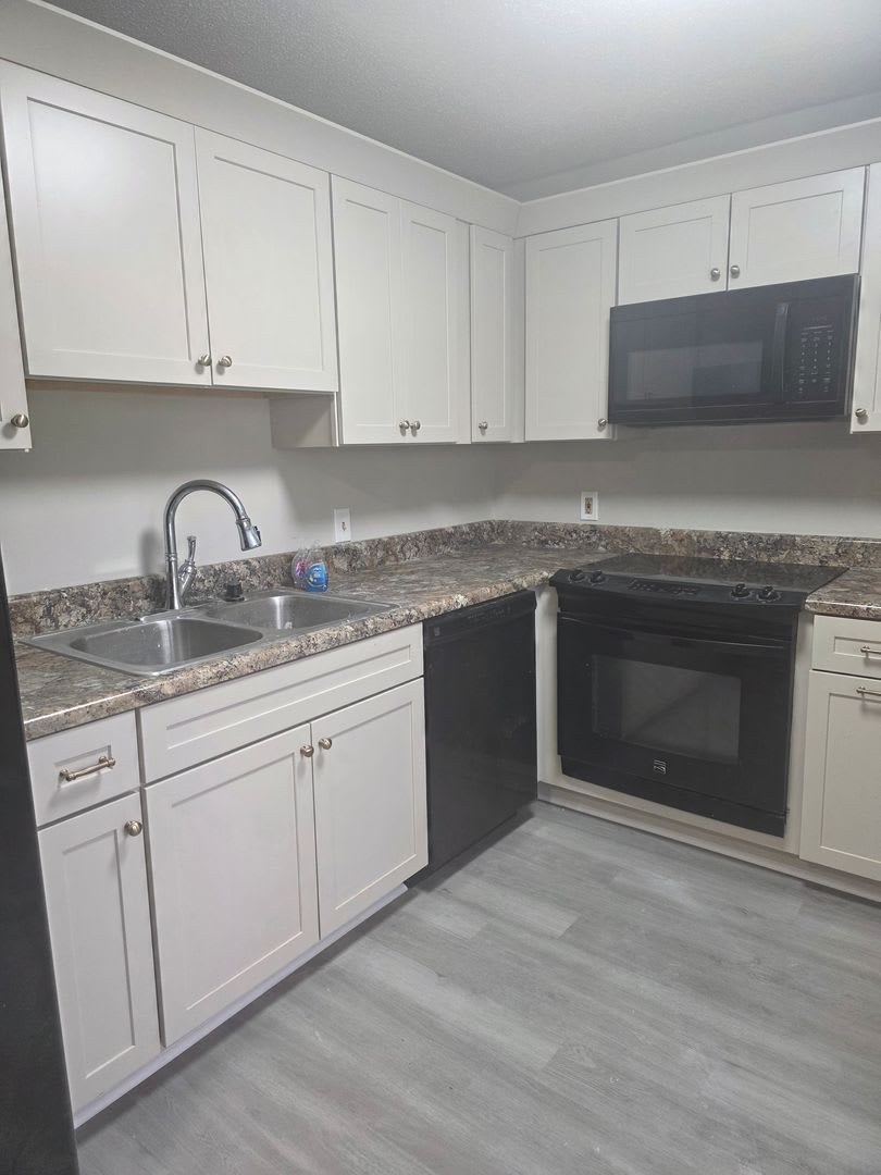 NEWLY UPDATED HOME! – photo 3