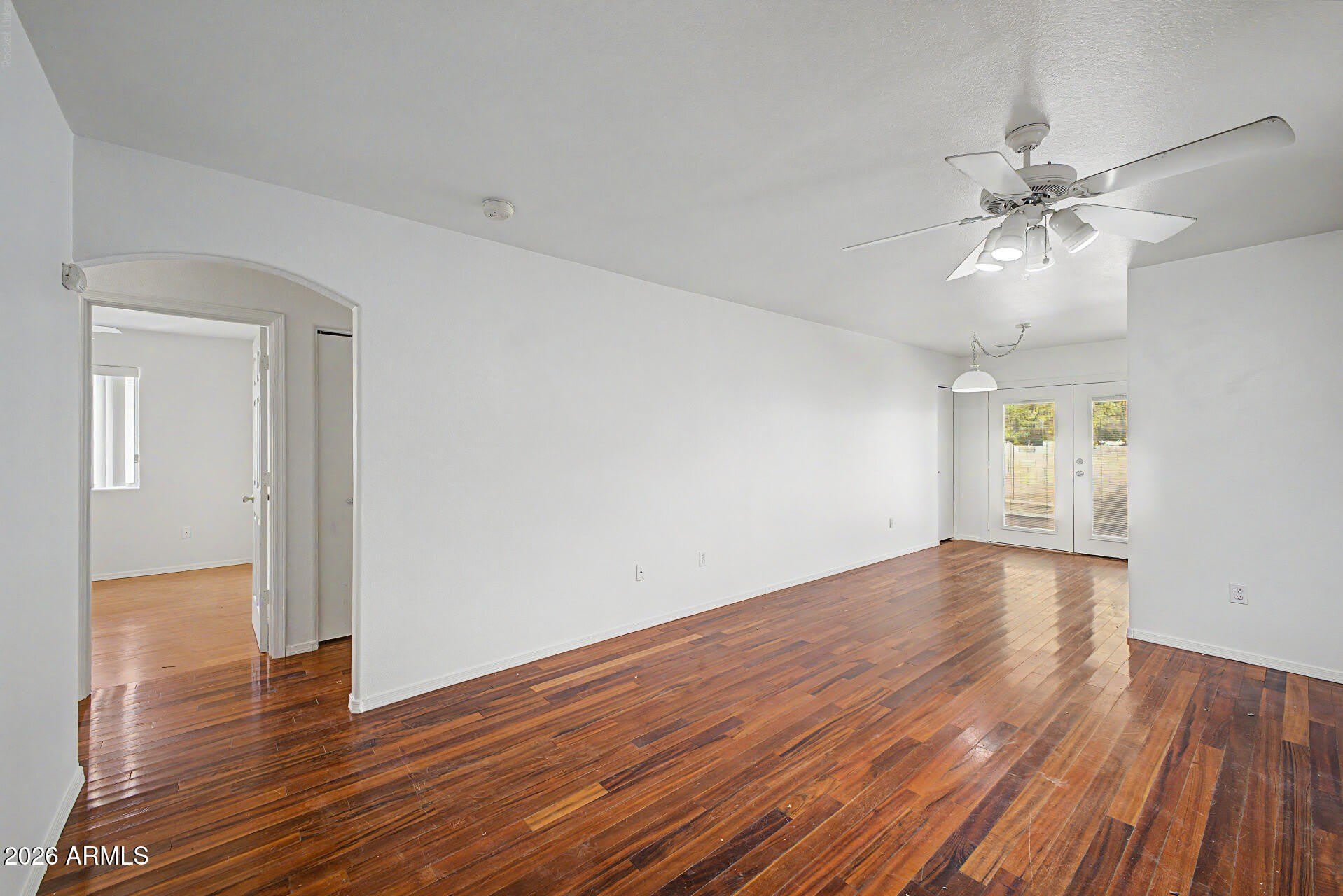 1830 N CENTER Avenue – photo 2