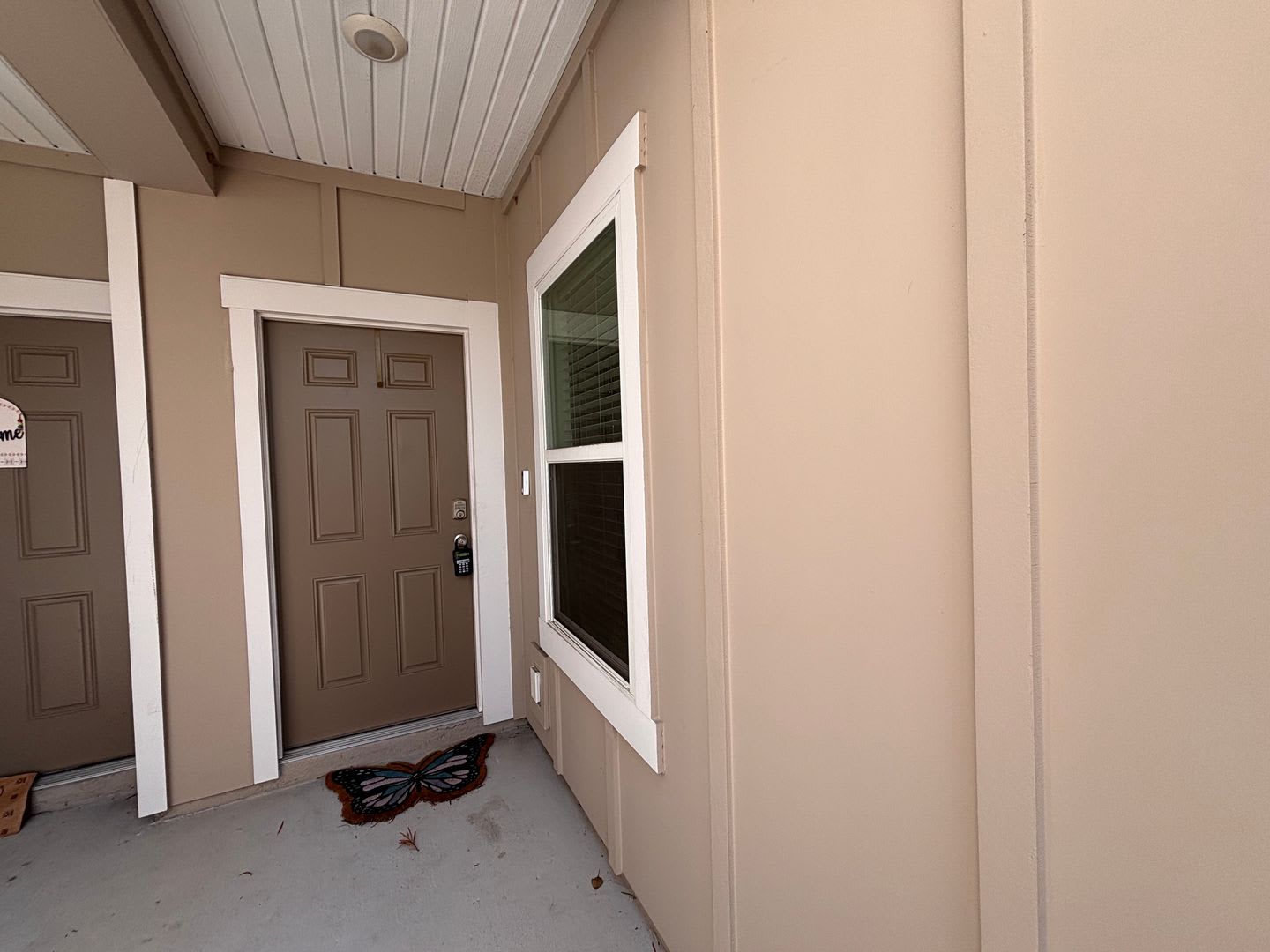 Spacious 2 Bed 2 5 Bath Townhome With Attached Garage Move In Ready – photo 2
