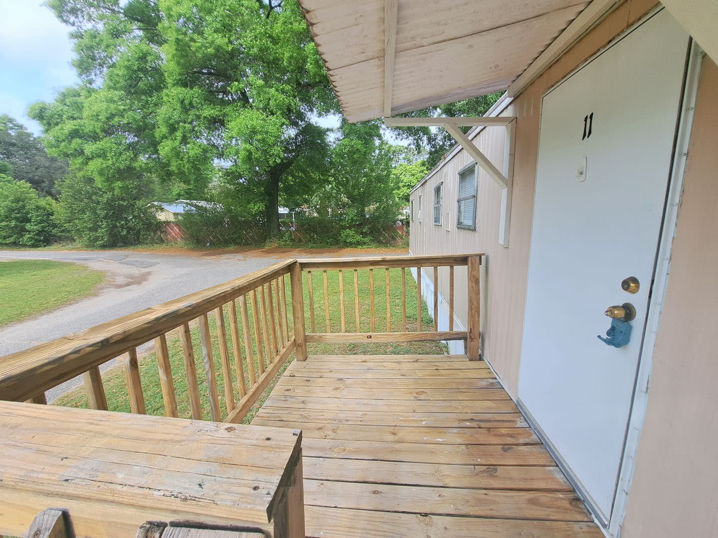 1BR/1BA updated mobile home close to I10 and Pine Forest Rd – photo 2